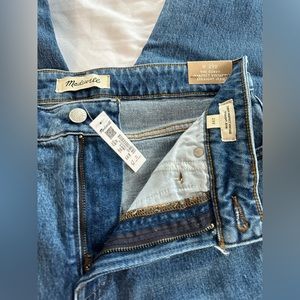 Madewell The Curvy Perfect Vintage Straight Jean. Size 29P. Never worn NWT
